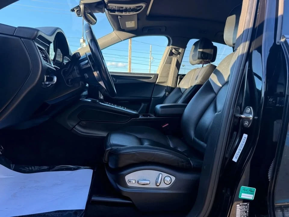 2017 Porsche Macan - Image 6 of 15