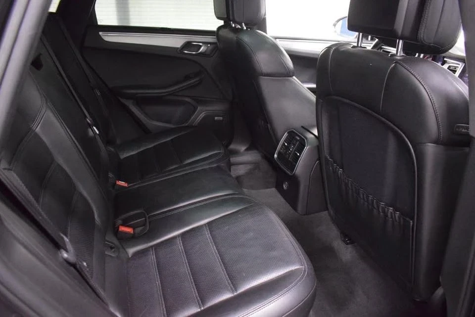 2017 Porsche Macan - Image 17 of 20