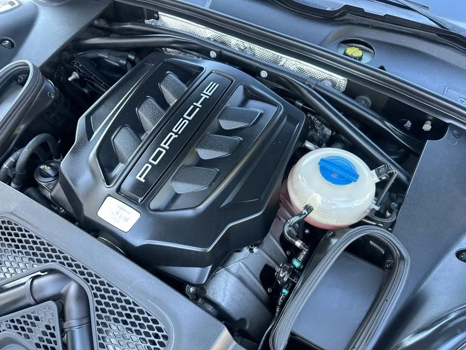 2017 Porsche Macan - Image 19 of 19