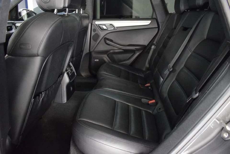 2017 Porsche Macan - Image 13 of 20