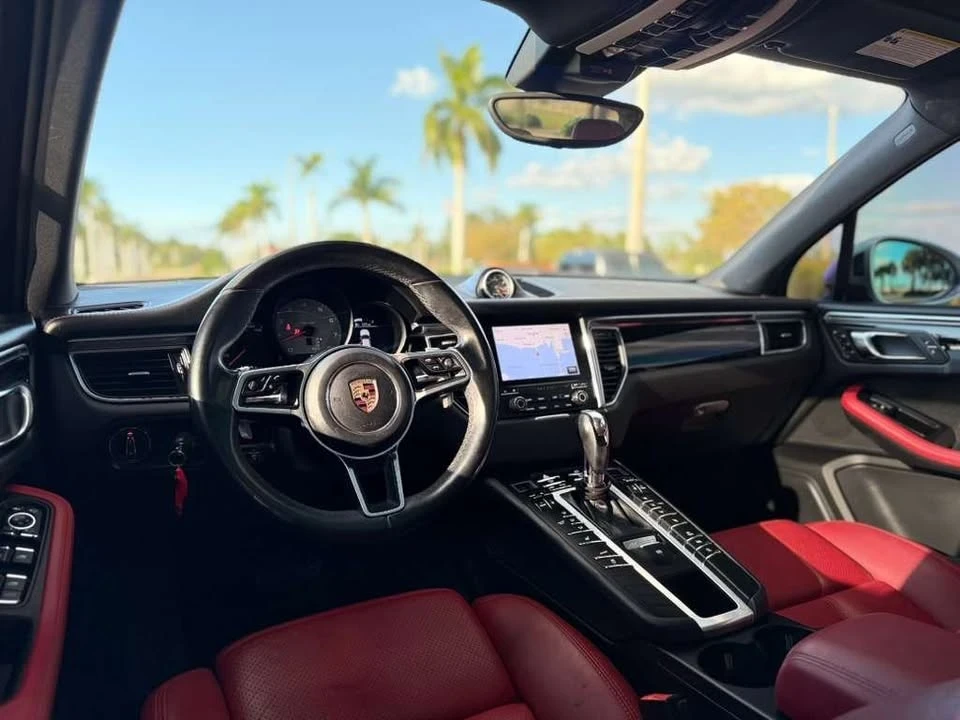 2017 Porsche Macan - Image 14 of 19