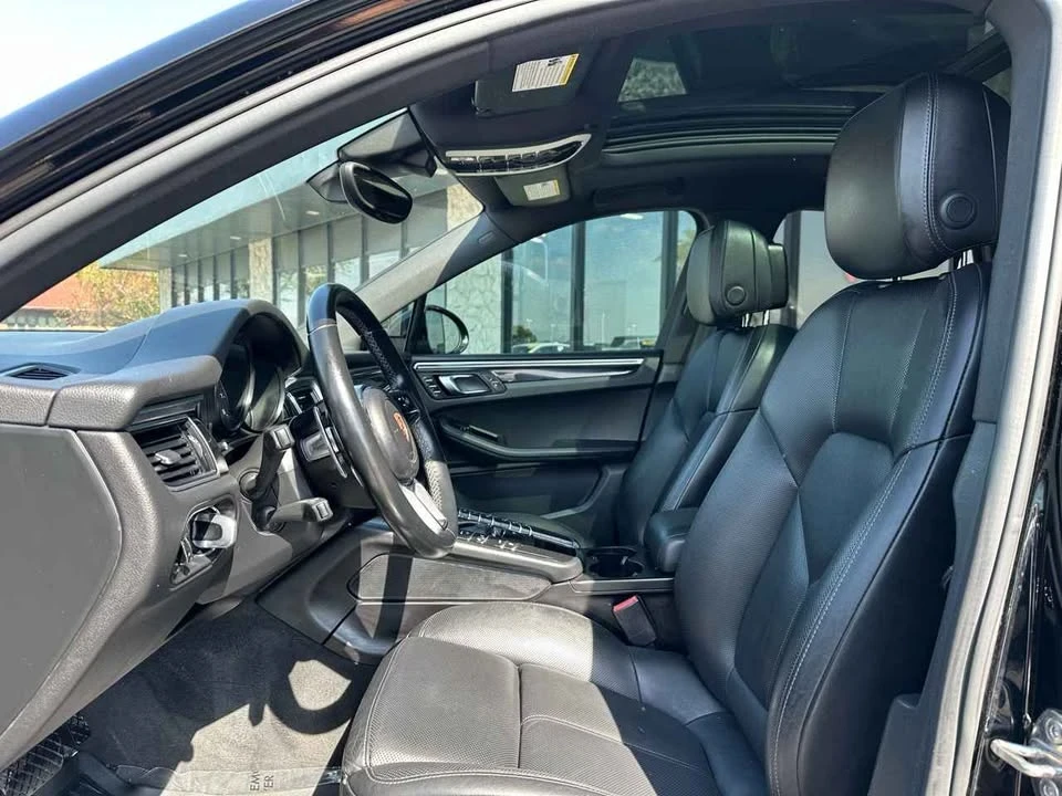 2017 Porsche Macan - Image 2 of 16