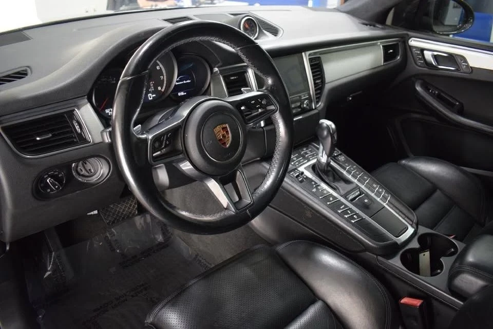2017 Porsche Macan - Image 8 of 20