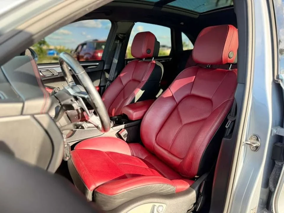2017 Porsche Macan - Image 13 of 19