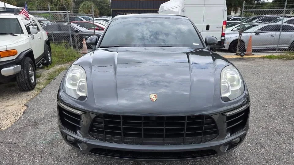 2017 Porsche Macan - Image 8 of 17