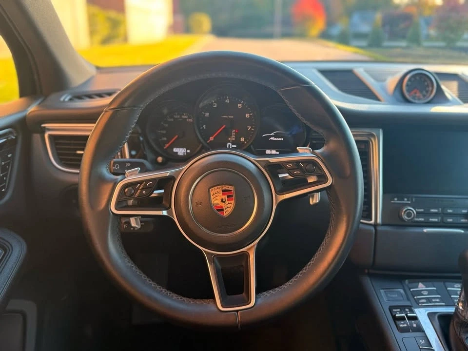 2017 Porsche Macan - Image 12 of 18