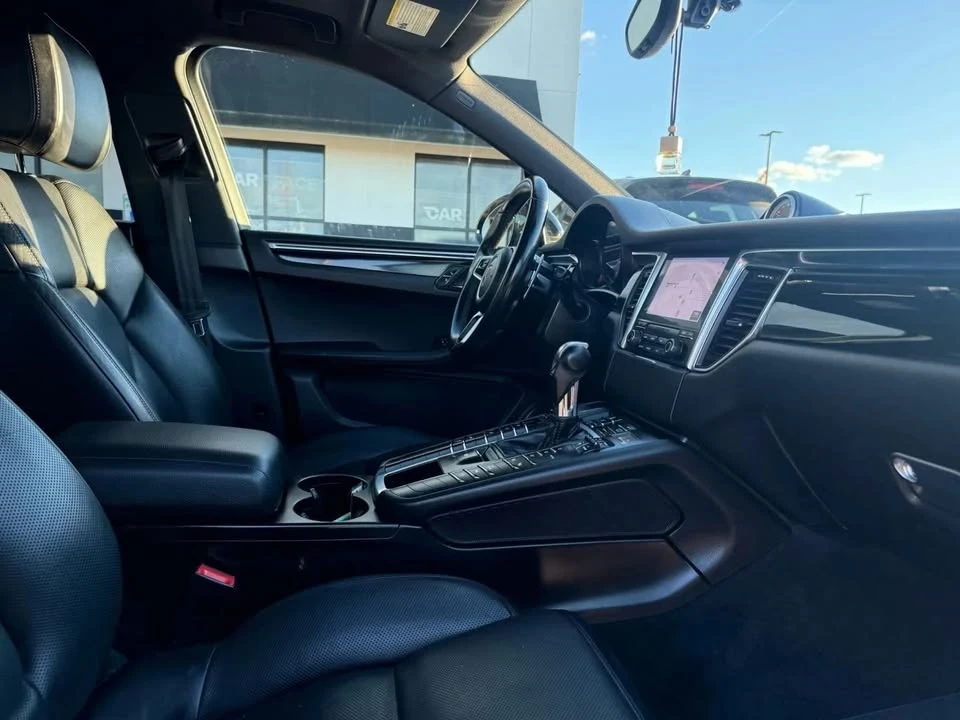 2017 Porsche Macan - Image 5 of 15