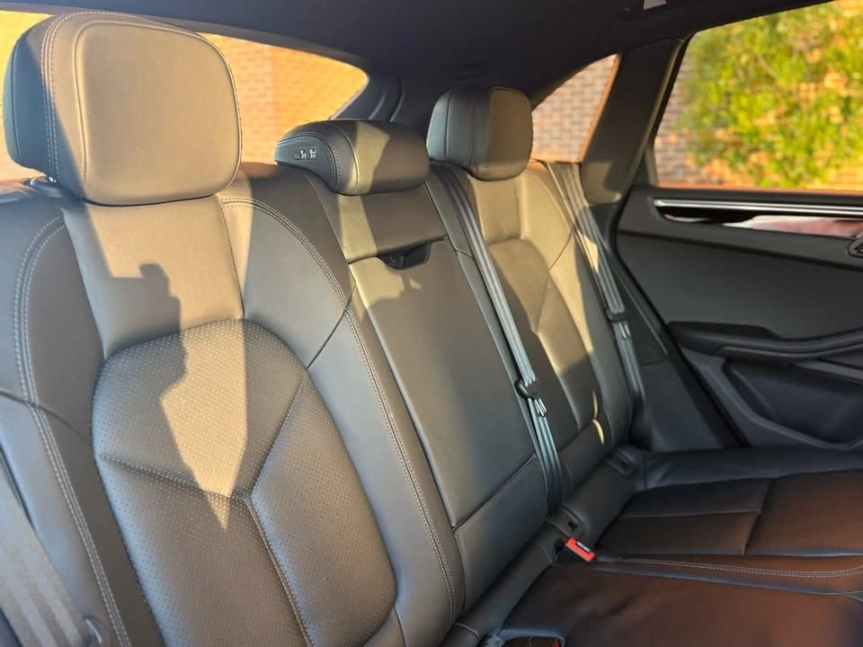 2017 Porsche Macan - Image 16 of 18