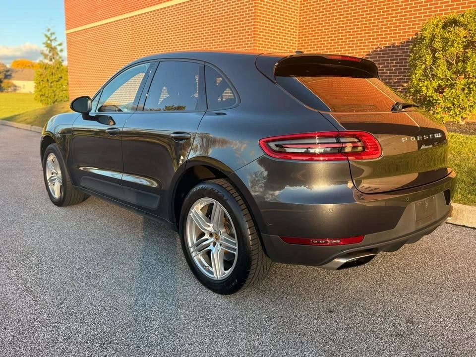 2017 Porsche Macan - Image 7 of 18