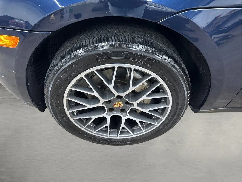 2017 Porsche Macan - Image 11 of 17