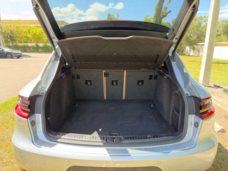 2017 Porsche Macan - Image 17 of 19