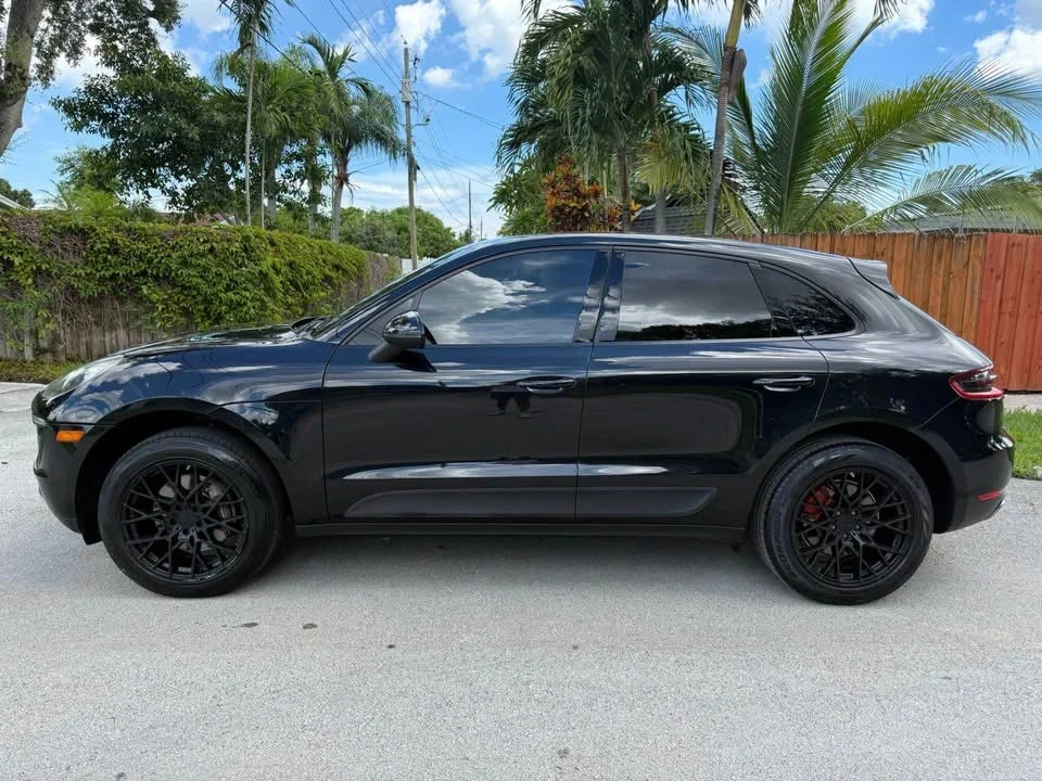 2017 Porsche Macan - Image 9 of 16