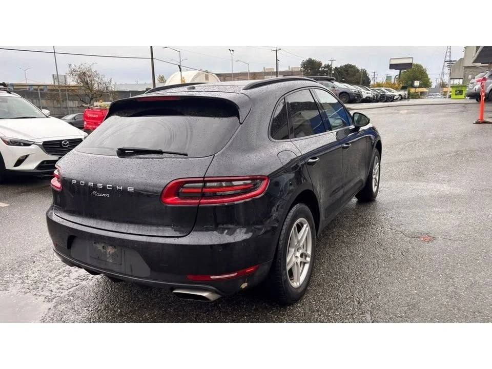 2017 Porsche Macan - Image 14 of 20