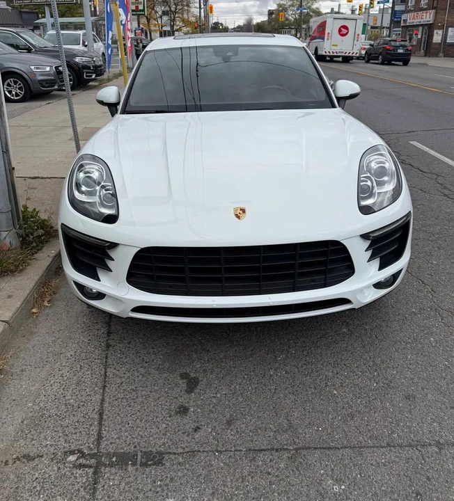 2017 Porsche Macan - Image 10 of 11