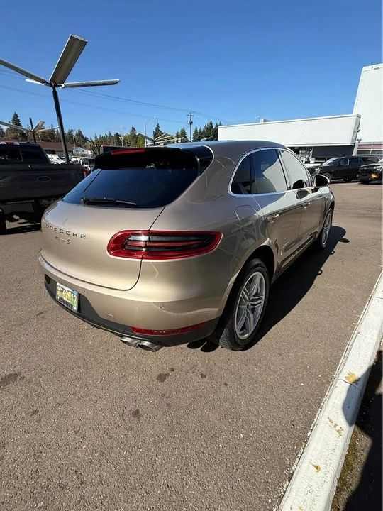 2017 Porsche Macan - Image 8 of 15