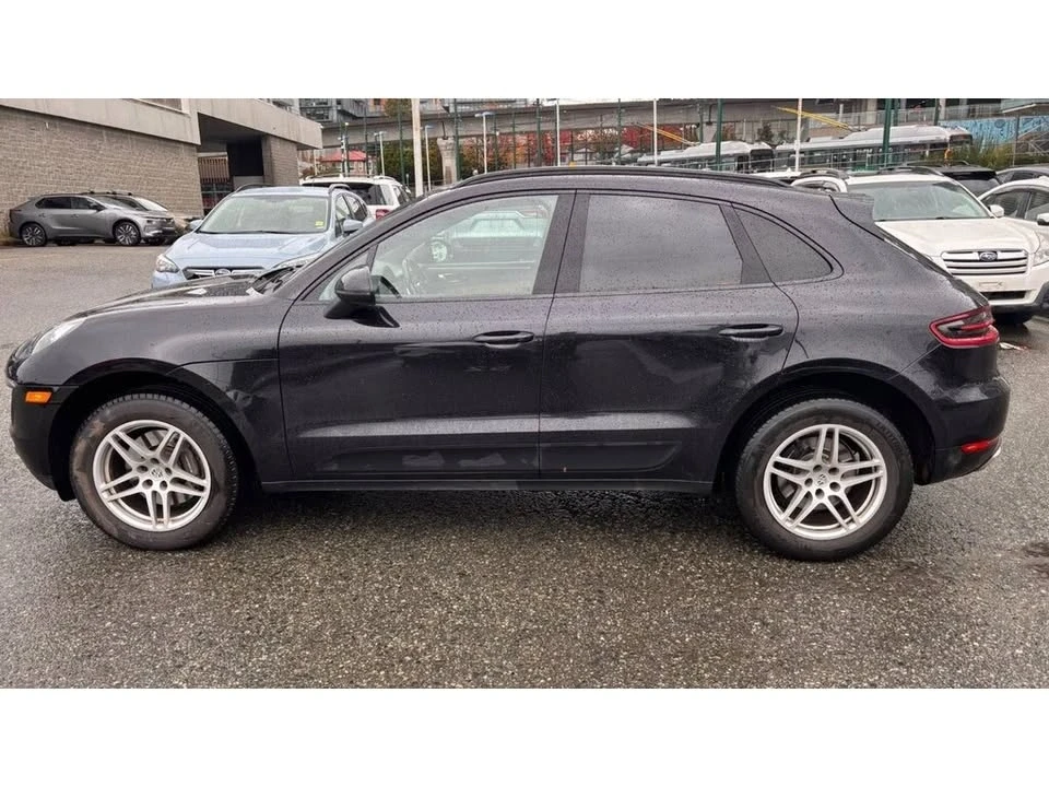 2017 Porsche Macan - Image 15 of 20