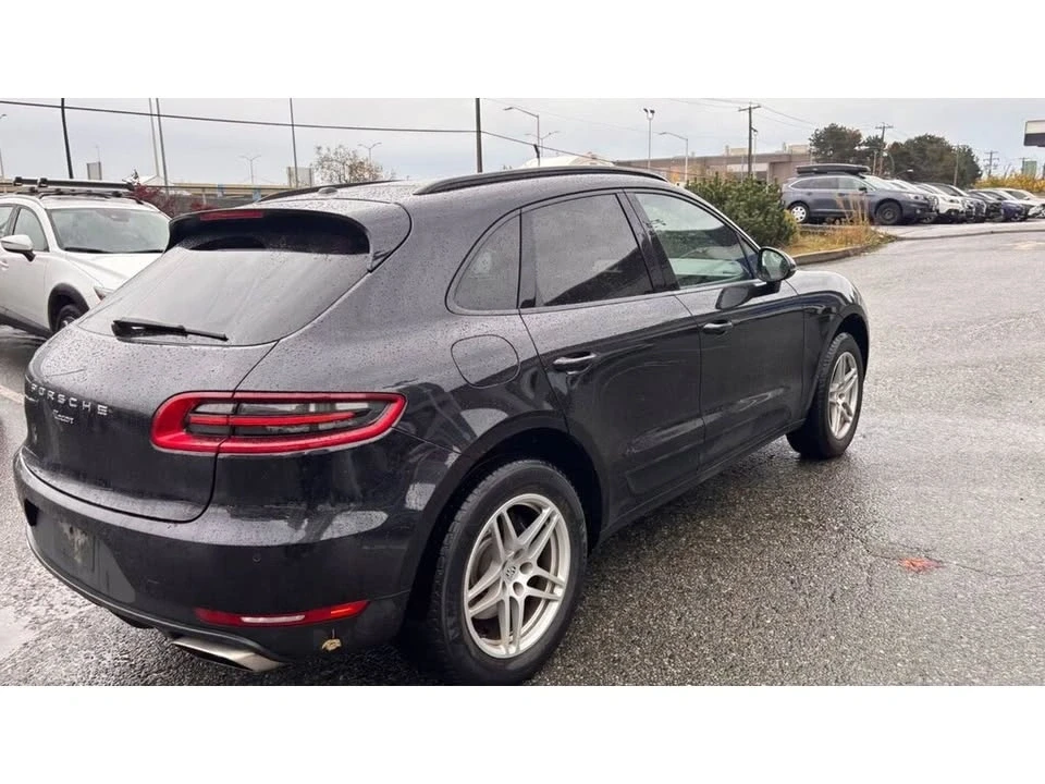 2017 Porsche Macan - Image 9 of 20