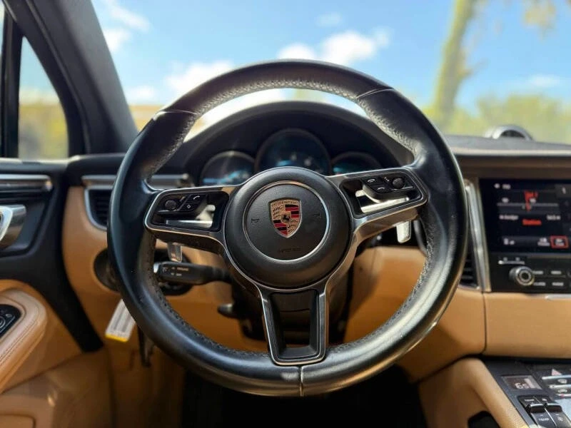 2017 Porsche Macan - Image 10 of 19