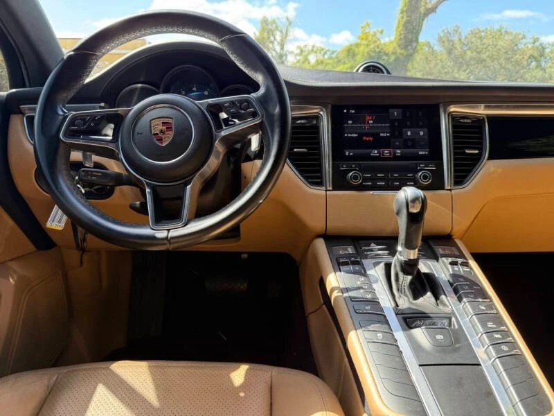 2017 Porsche Macan - Image 7 of 19