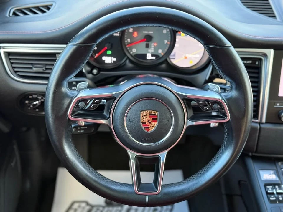 2017 Porsche Macan - Image 10 of 20