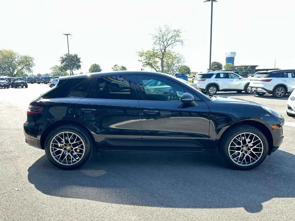 2017 Porsche Macan - Image 8 of 16