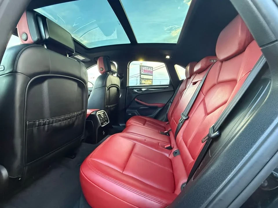 2017 Porsche Macan - Image 15 of 20