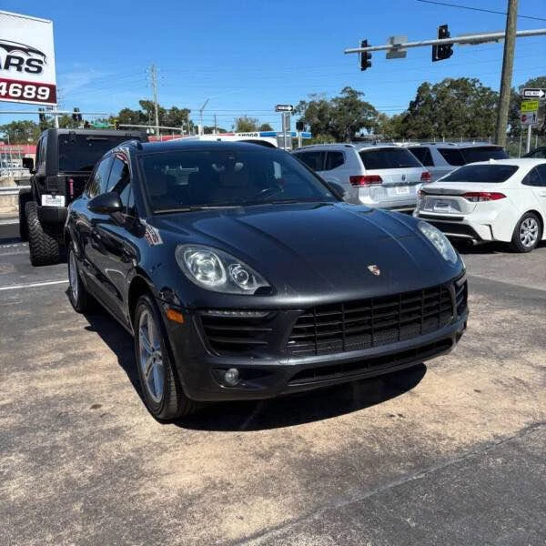 2017 Porsche Macan - Image 15 of 18