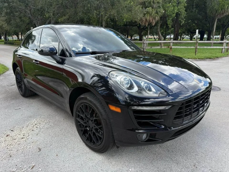 2017 Porsche Macan - Image 2 of 16