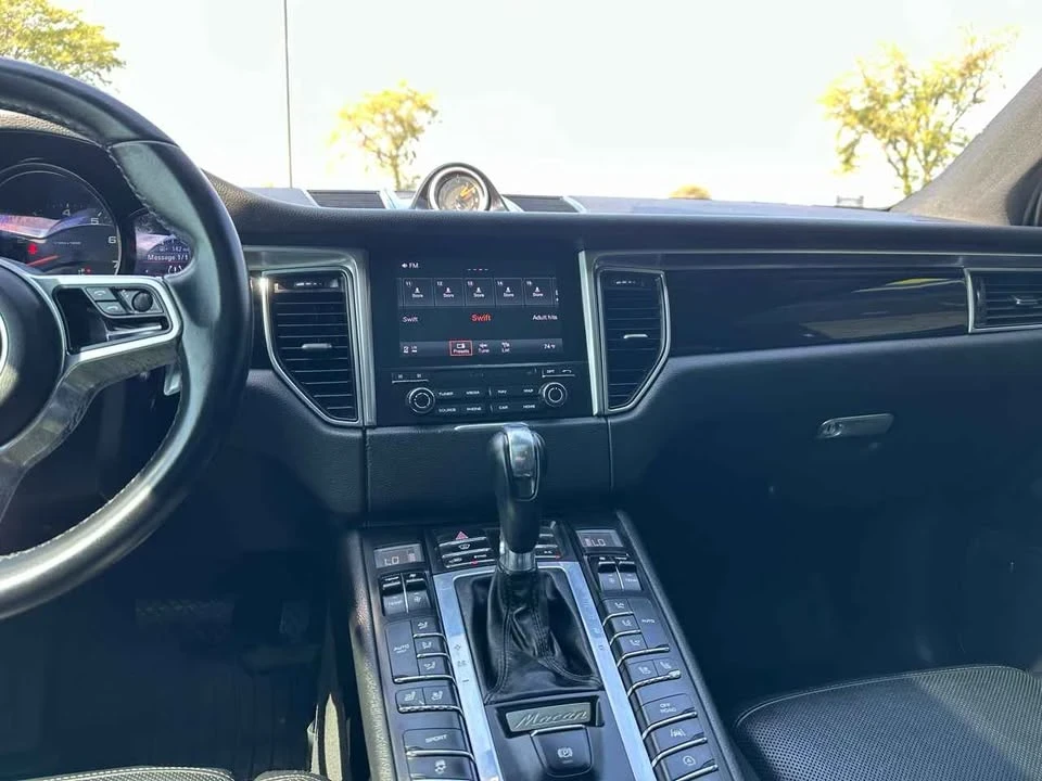 2017 Porsche Macan - Image 12 of 16