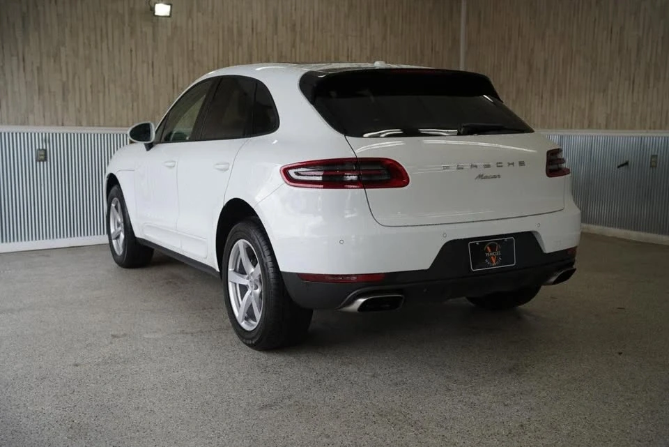 2017 Porsche Macan - Image 7 of 19