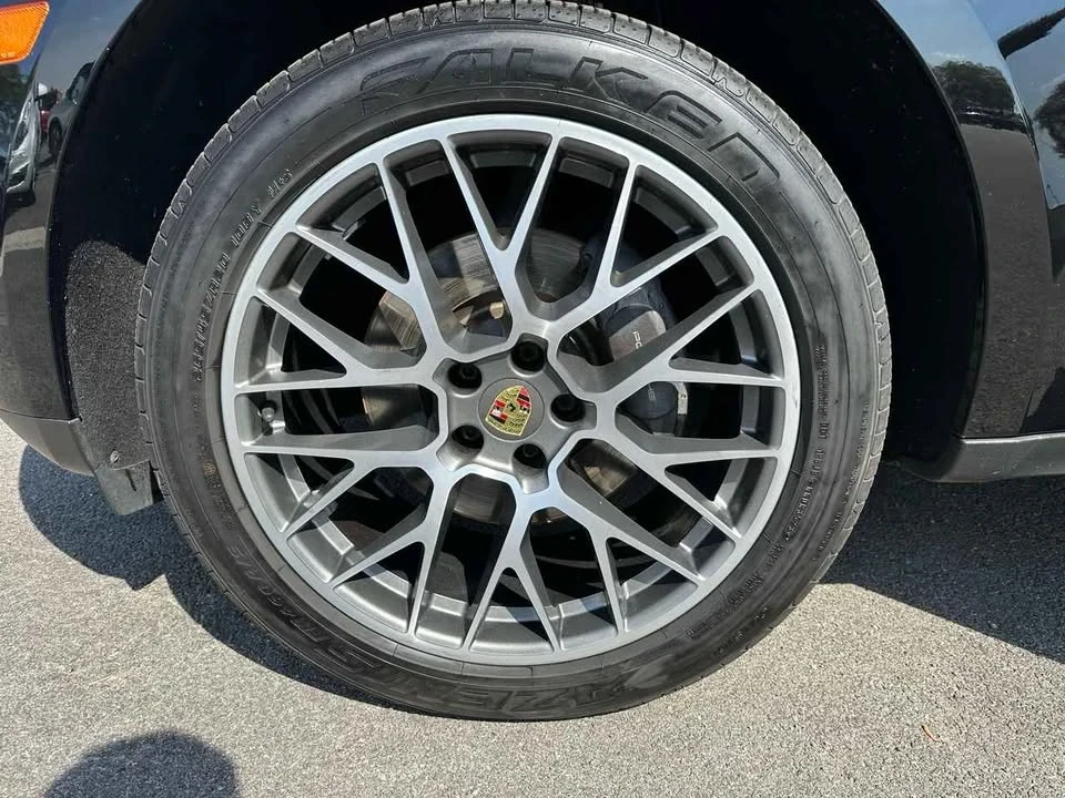 2017 Porsche Macan - Image 14 of 16