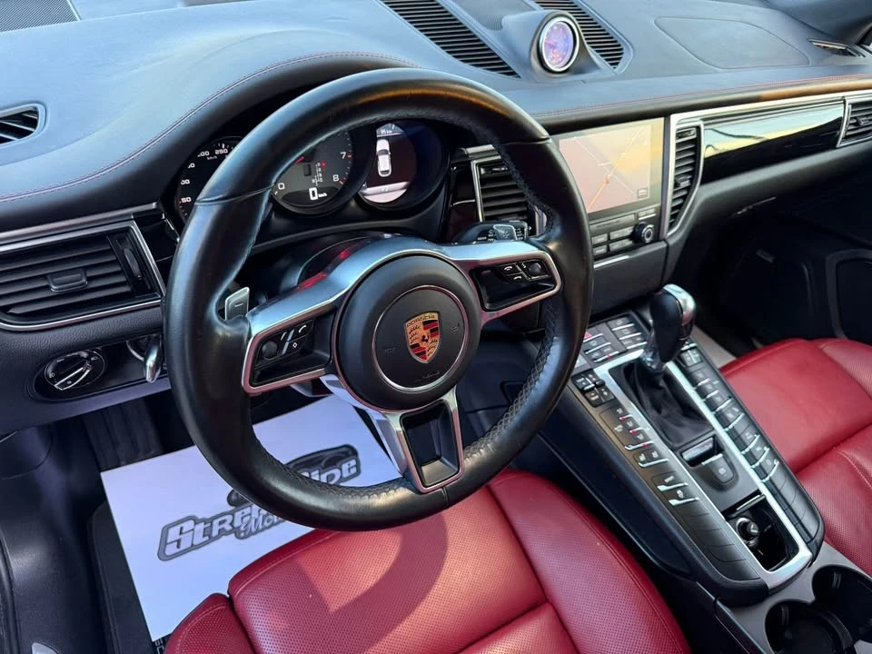 2017 Porsche Macan - Image 13 of 20