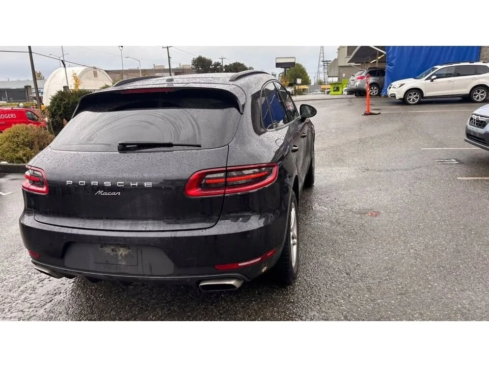 2017 Porsche Macan - Image 16 of 20