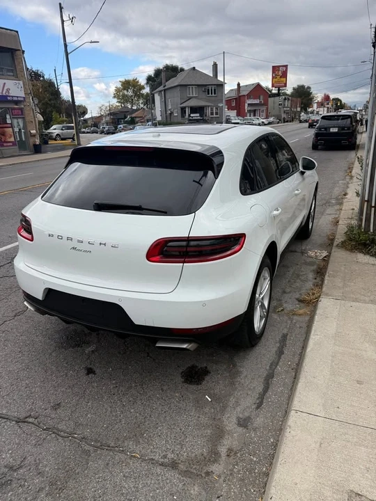 2017 Porsche Macan - Image 5 of 11