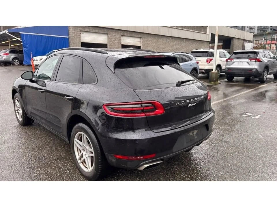 2017 Porsche Macan - Image 11 of 20