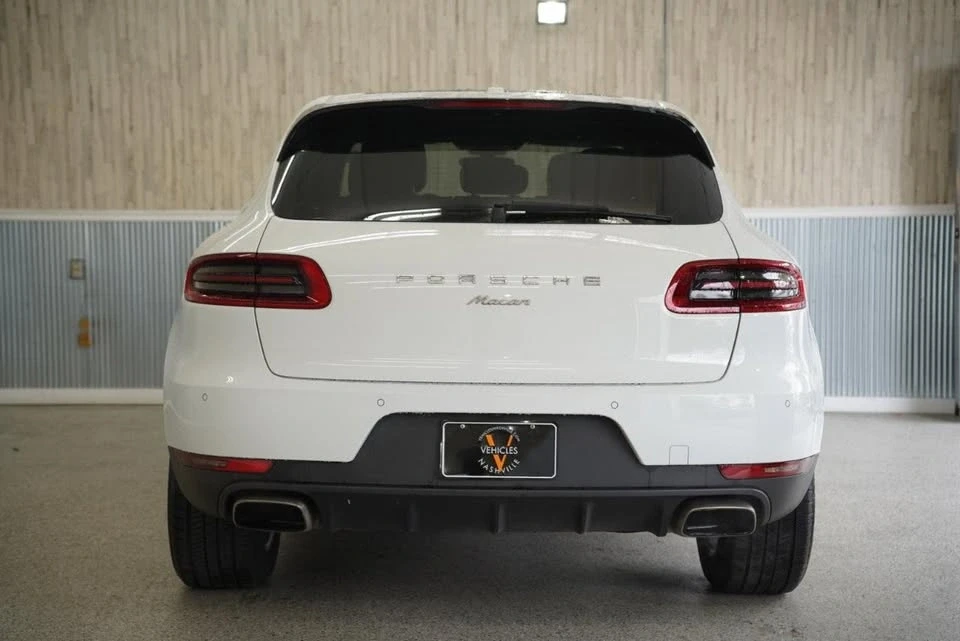 2017 Porsche Macan - Image 9 of 19