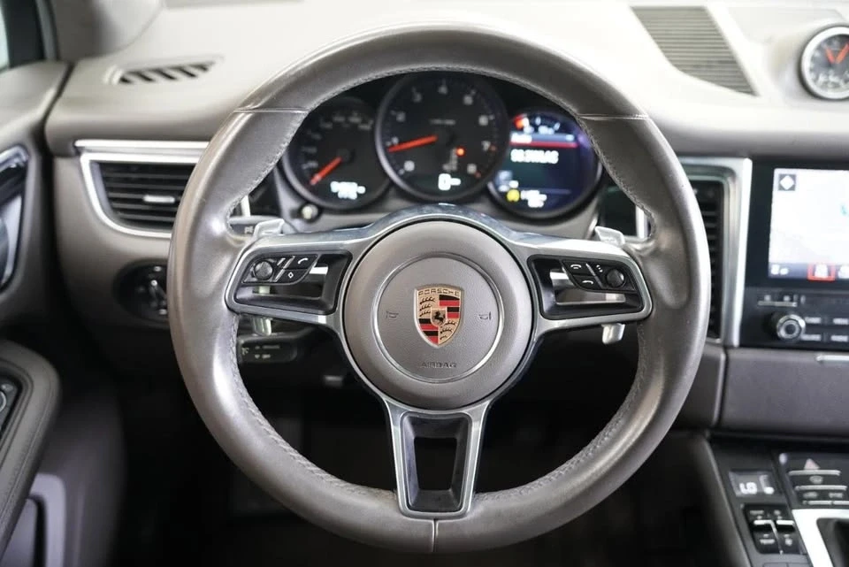 2017 Porsche Macan - Image 12 of 19