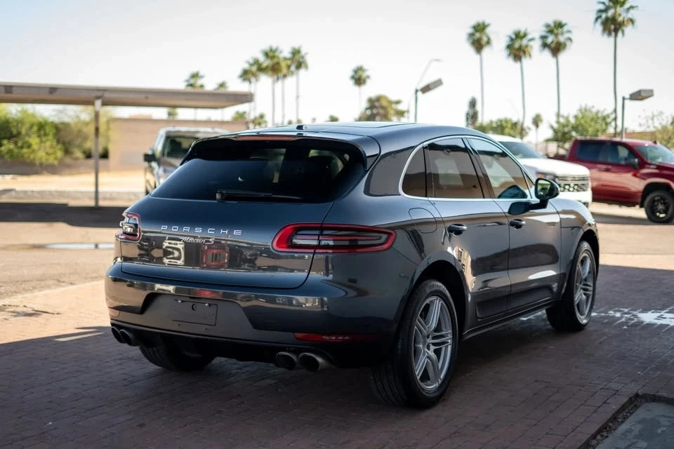 2017 Porsche Macan - Image 6 of 16