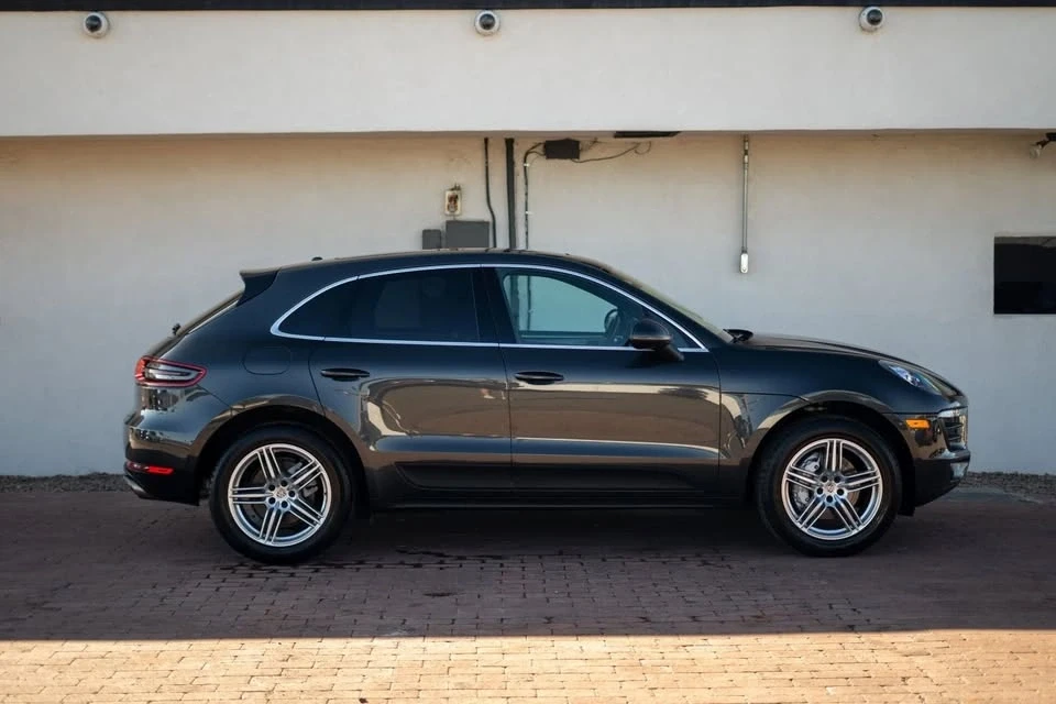 2017 Porsche Macan - Image 8 of 16