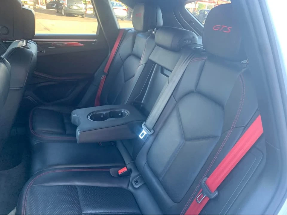 2017 Porsche Macan - Image 2 of 9