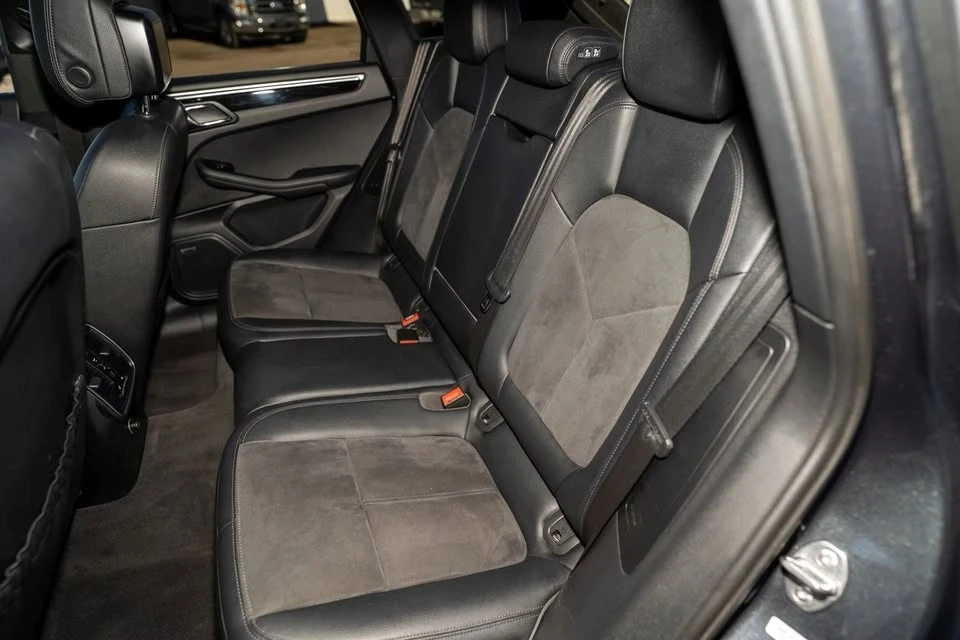 2017 Porsche Macan - Image 10 of 16