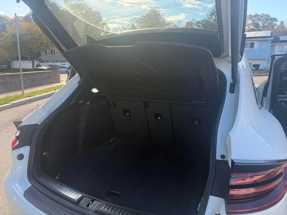 2017 Porsche Macan - Image 8 of 9