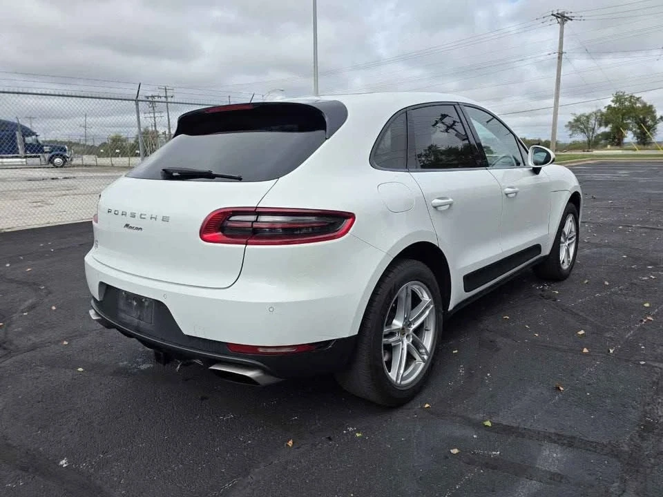 2017 Porsche Macan - Image 5 of 13