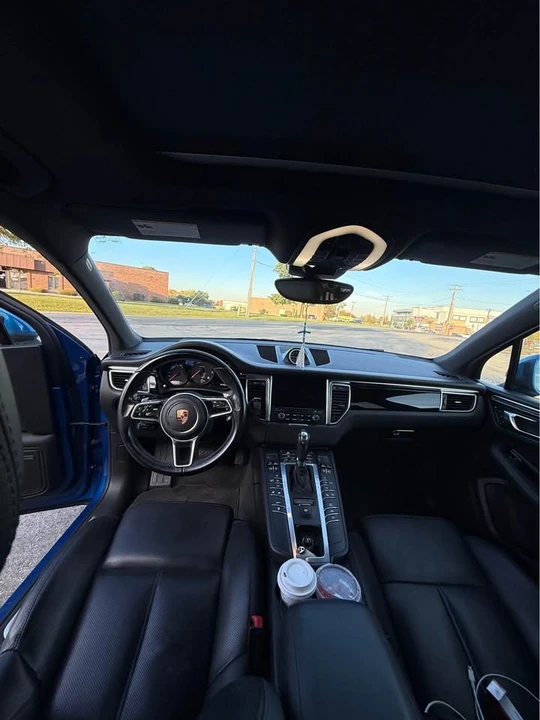 2017 Porsche Macan - Image 9 of 15