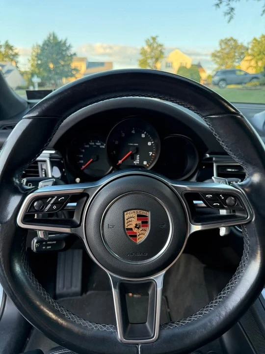 2017 Porsche Macan - Image 9 of 13
