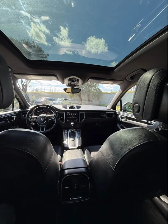 2017 Porsche Macan - Image 13 of 18