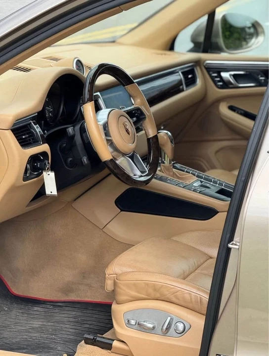 2017 Porsche Macan - Image 12 of 13