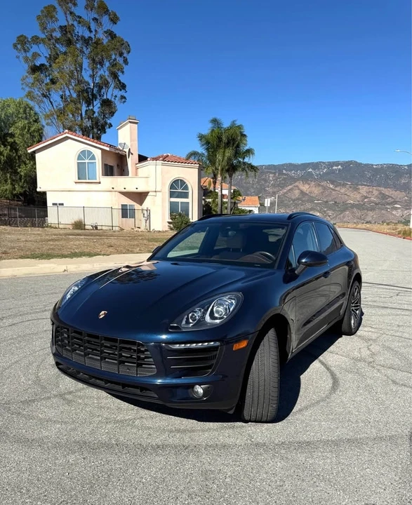 2017 Porsche Macan - Image 2 of 11