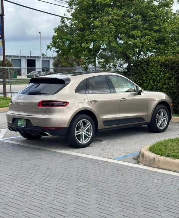 2017 Porsche Macan - Image 8 of 13