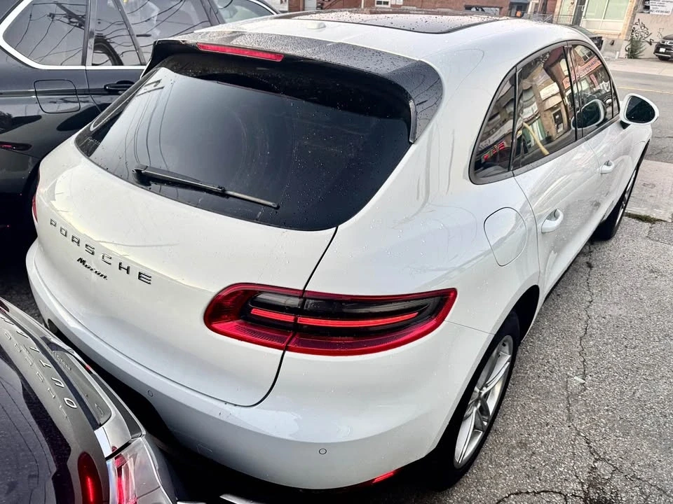 2017 Porsche Macan - Image 5 of 7